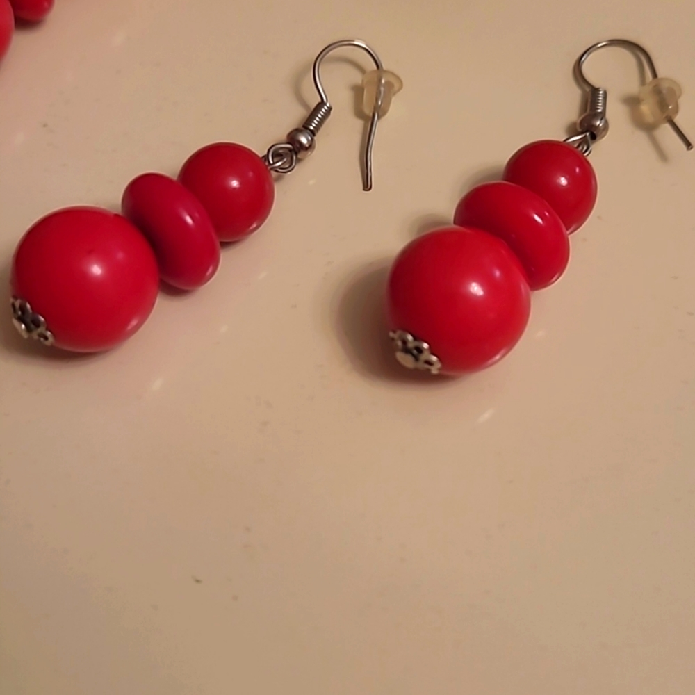 Long Red Beaded Necklace with Earrings The Perfect Holiday Accessory!! - Picture 2 of 3